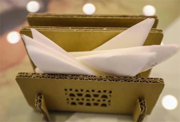 1657617785195698.jpg 紙箱內(nèi)托.jpg